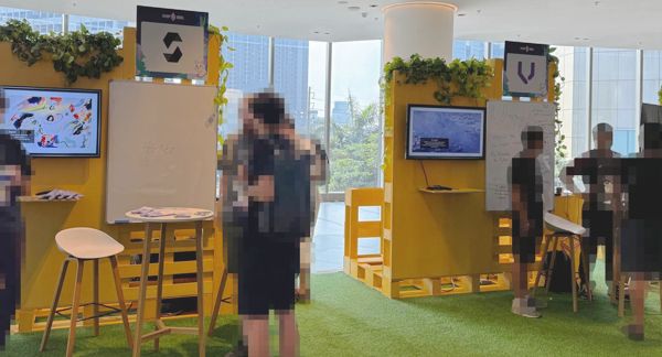 Vyper 和 Solidity 展位并排